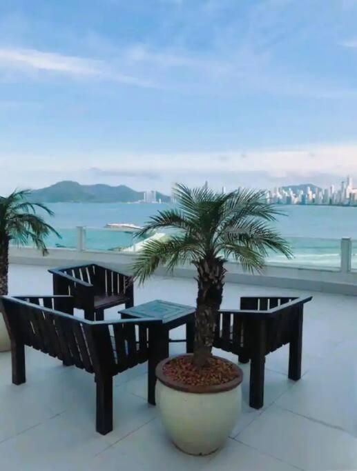 Piscina A Beira-Mar, Tranquilidade E Qualidade No Melhor De Bc Balneário Camboriú Extérieur photo