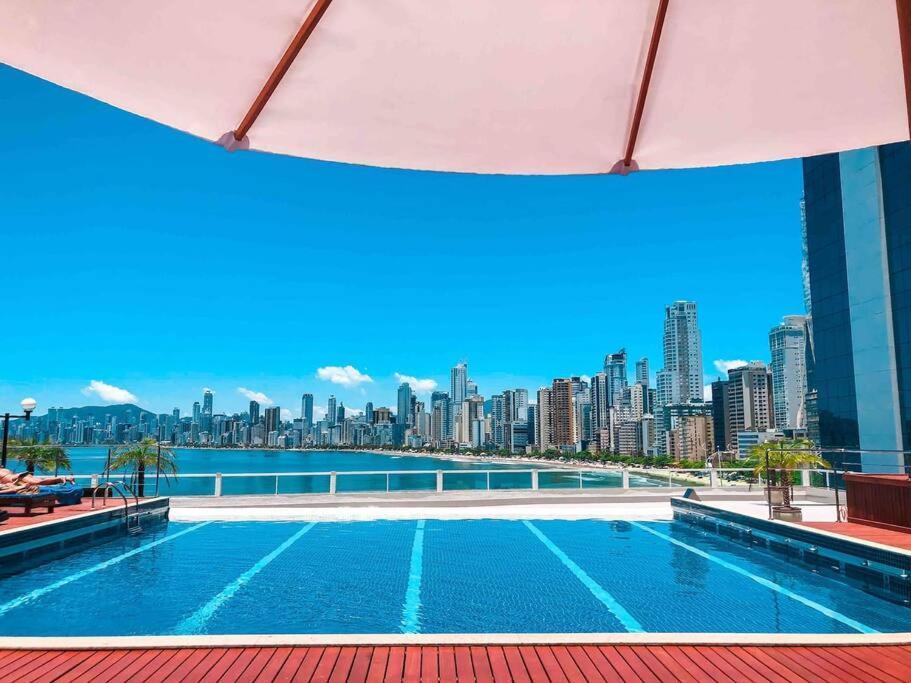 Piscina A Beira-Mar, Tranquilidade E Qualidade No Melhor De Bc Balneário Camboriú Extérieur photo