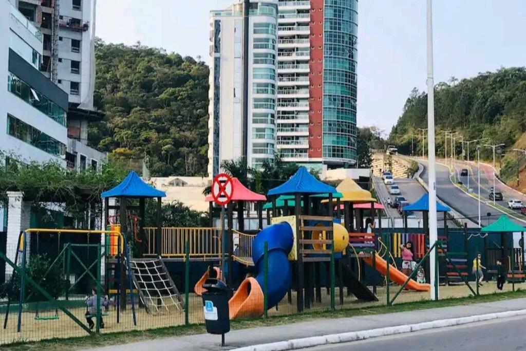 Piscina A Beira-Mar, Tranquilidade E Qualidade No Melhor De Bc Balneário Camboriú Extérieur photo
